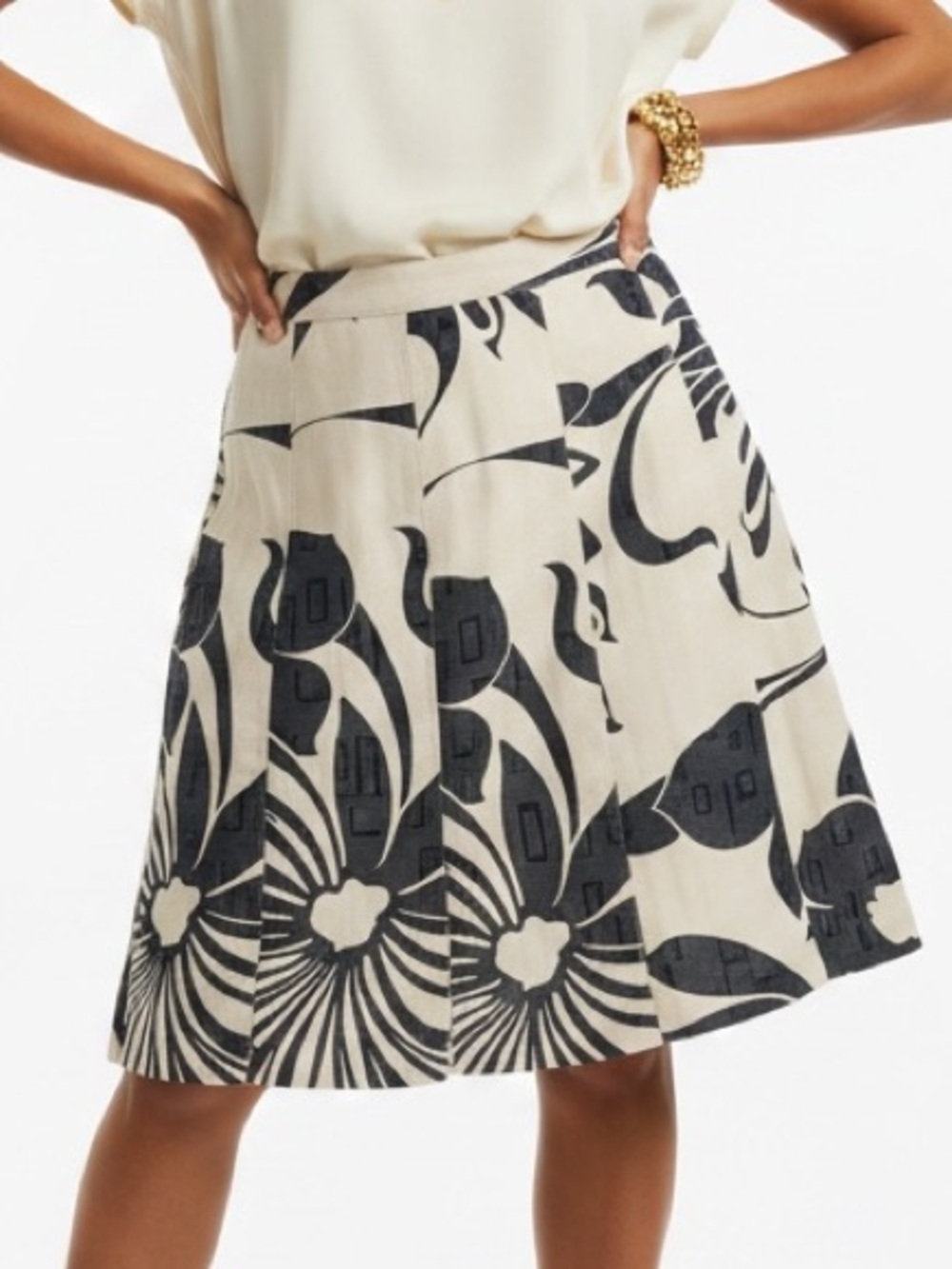 Alberto Makali Cream A-Line Pleated Skirt with Green Floral Motif